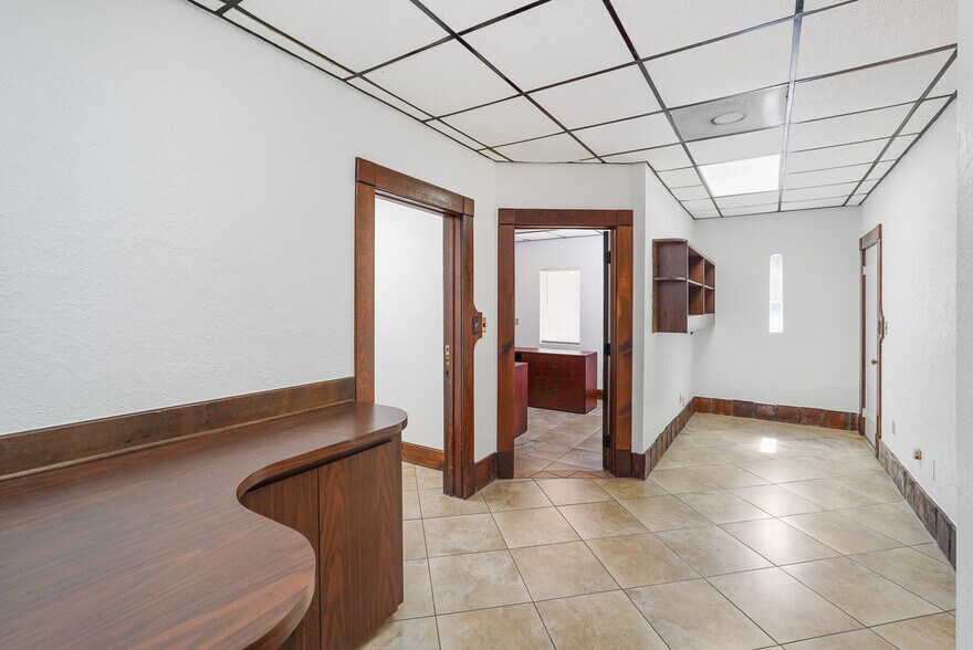 More Photos Of 537 10th St W, Bradenton Office For Lease