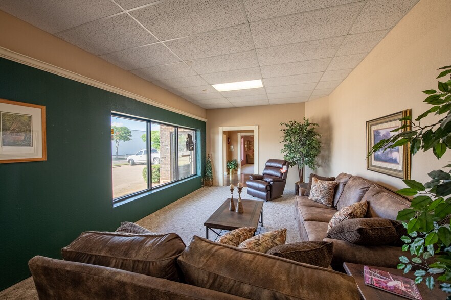 More Photos Of 2515 E Montgomery Pl, Wichita Falls Freestanding For Sale