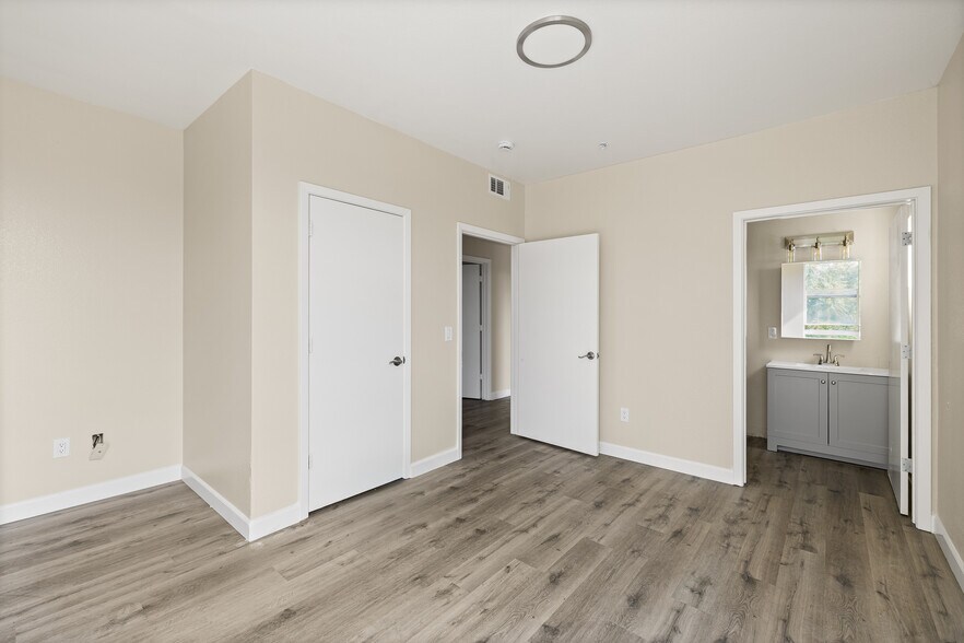 More Photos Of 1730 Bay Rd, Palo Alto Apartments For Sale