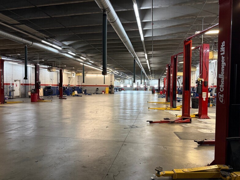 More Photos Of 11705 Valley Blvd, El Monte Auto Dealership For Lease