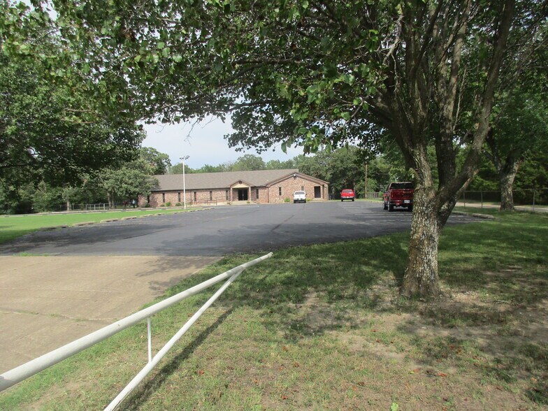 More Photos Of 8500 Frankoma Rd, Tulsa Religious Facility For Sale