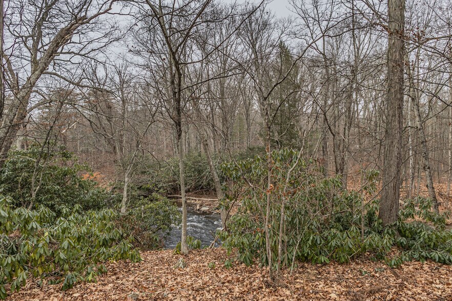 More Photos Of 1460 Pocono Ln, Bartonsville Multifamily For Sale