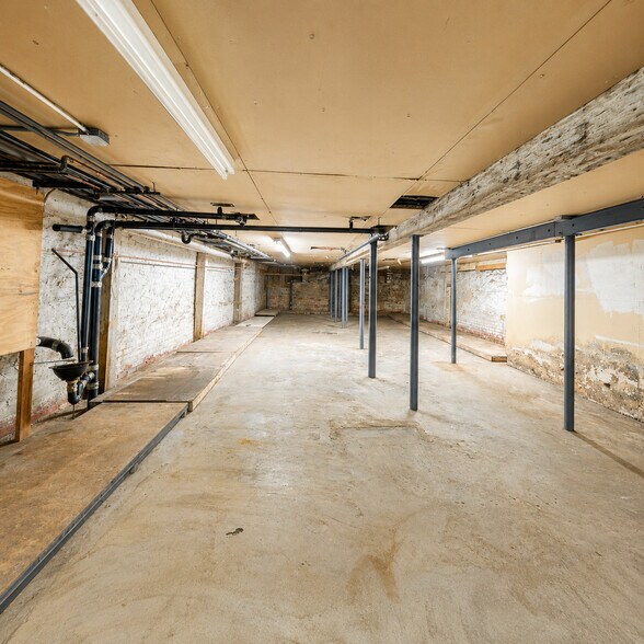 More Photos Of 64-19 Myrtle Ave, Ridgewood Freestanding For Sale