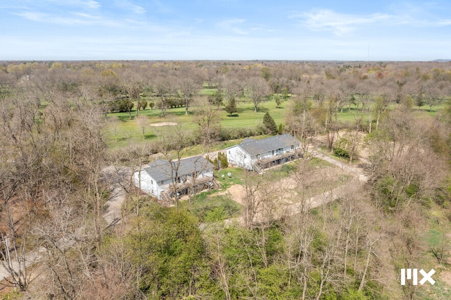 More Photos Of 2535 7th St, Shelbyville Apartments For Sale