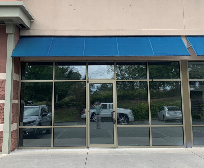 More Photos Of 145 Holt Garrison Pky, Danville Unknown For Lease