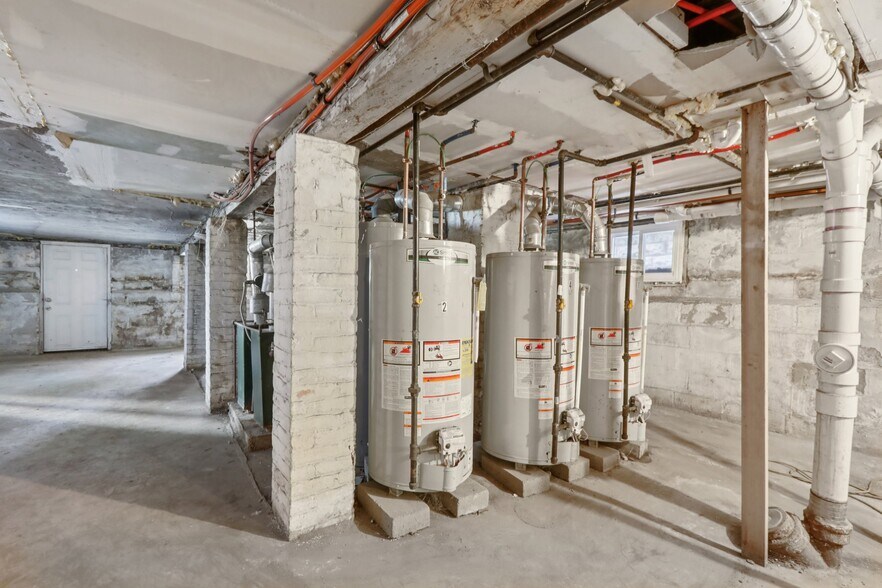 More Photos Of 344 Danforth Ave, Jersey City Multifamily For Sale