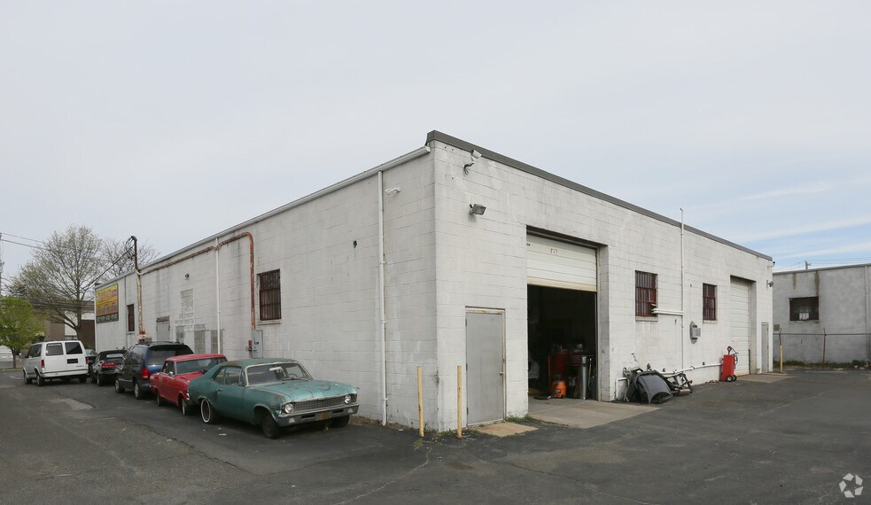 More Photos Of 71-73 Cleveland Ave, Bay Shore Warehouse For Sale