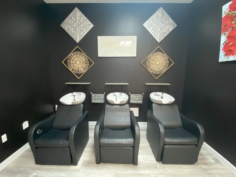 More Photos Of 2764 Aurora Ave, Naperville Unknown For Lease