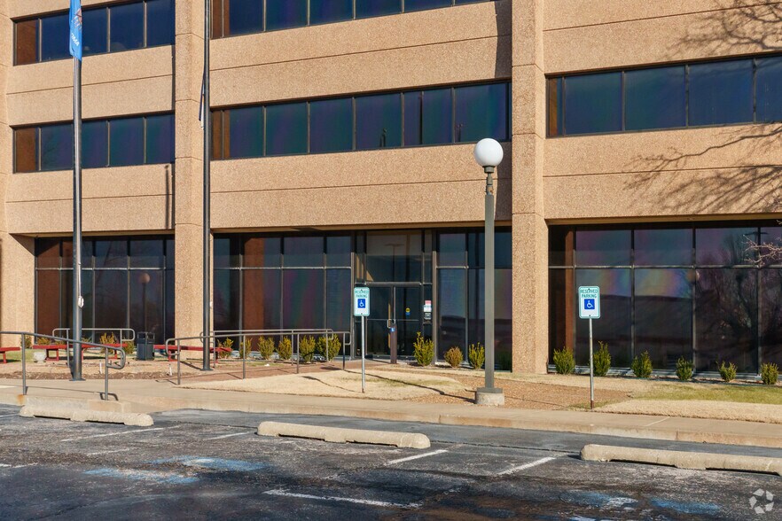 More Photos Of 5801 E 41st St, Tulsa Office For Lease