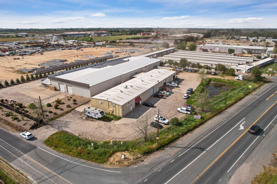 More Photos Of 12811 E Brandt Rd, Lockeford Warehouse For Sale