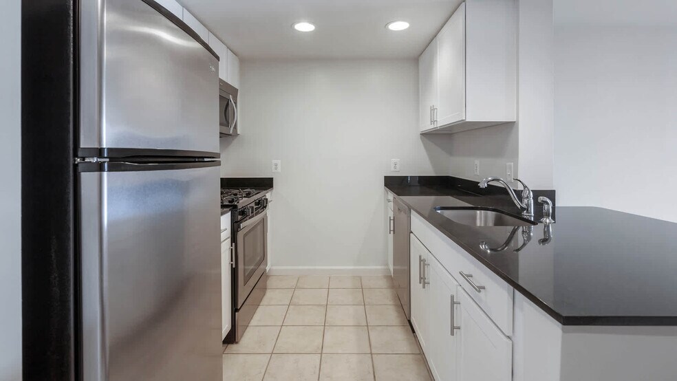 More Photos Of 901 N Nelson St, Arlington Apartments For Lease