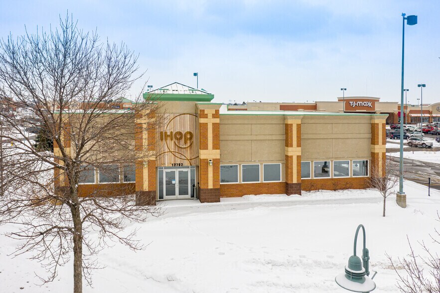 More Photos Of 12792 Riverdale Blvd NW, Coon Rapids Restaurant For Lease