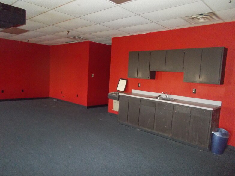 More Photos Of 3095 Kenskill Ave, Washington Court House Distribution For Lease