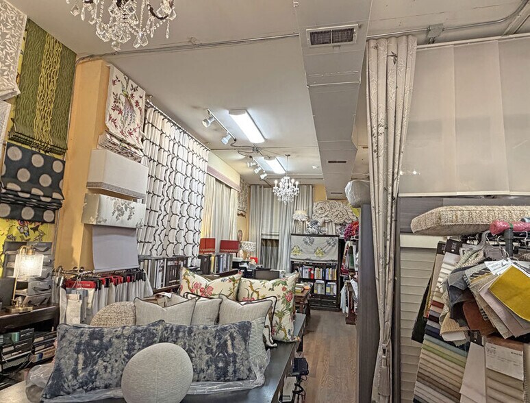 More Photos Of 3720-3722 N Lincoln Ave, Chicago Apartments For Sale