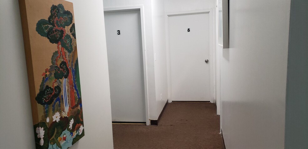 More Photos Of 442 Main St, Fort Lee Storefront Retail Office For Sale