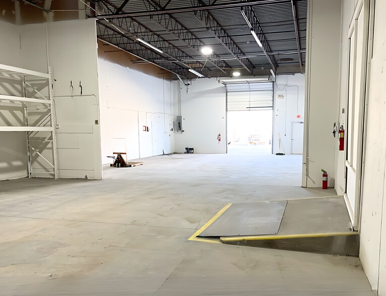 More Photos Of 2737-2749 W California Ave, Oklahoma City Warehouse For Lease