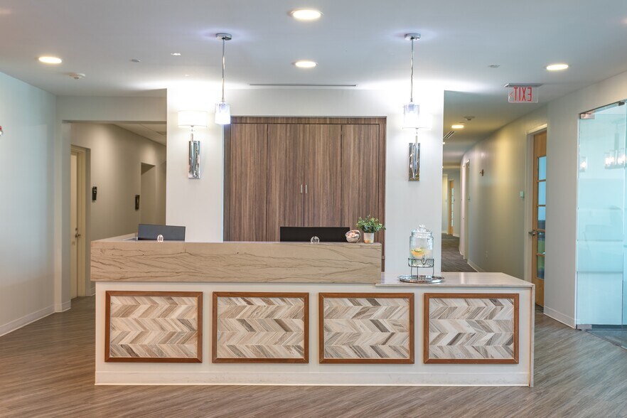 More Photos Of 1395 Brickell Ave, Miami Coworking Space