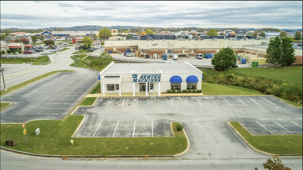 Primary Photo Of 2200A Hamilton Place Blvd, Chattanooga Storefront Retail Office For Lease