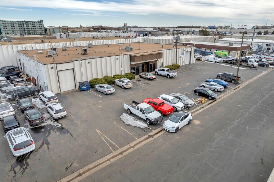 More Photos Of 4940-4950 Oneida St, Commerce City Warehouse For Lease