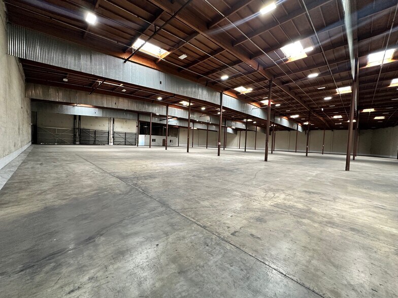 More Photos Of 4270-4310 S Maywood Ave, Vernon Warehouse For Lease
