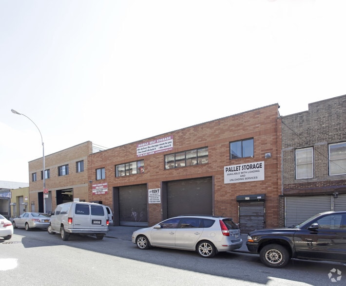 Primary Photo Of 210 42nd St, Brooklyn Warehouse For Lease