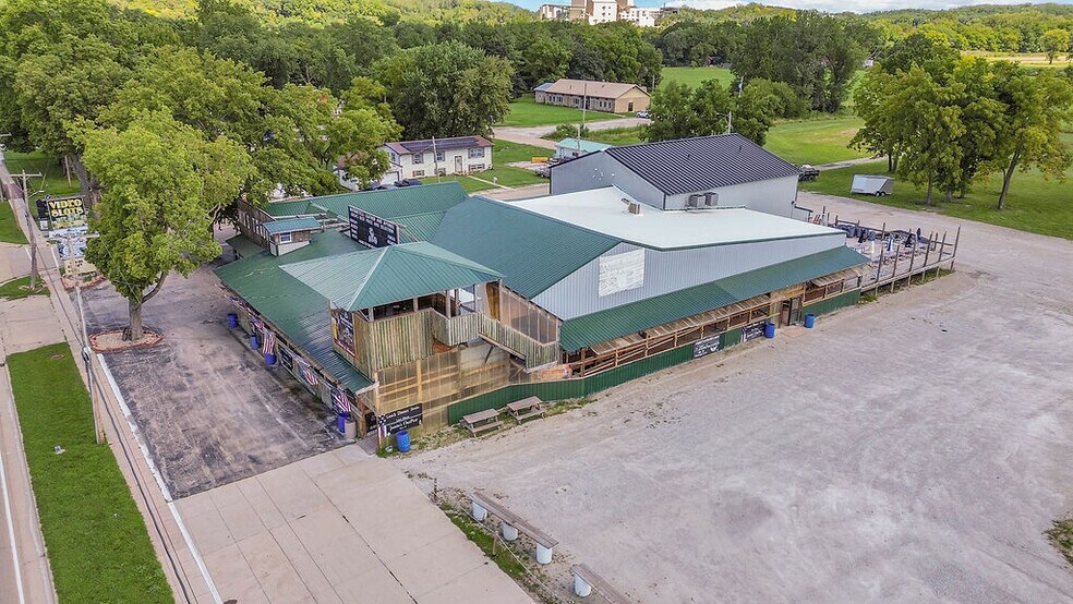 More Photos Of 602 Clark St, Utica Restaurant For Sale