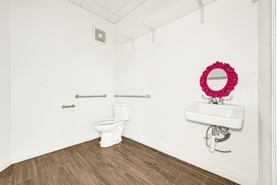More Photos Of 4690 Burke Rd, Pasadena Storefront Retail Office For Sale