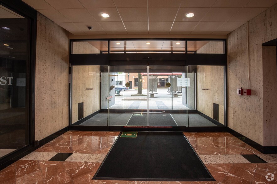 More Photos Of 736 Market St, Chattanooga Office For Lease