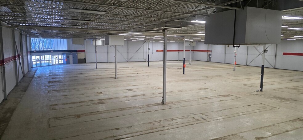 More Photos Of 260 Bell Blvd, Belleville Freestanding For Lease
