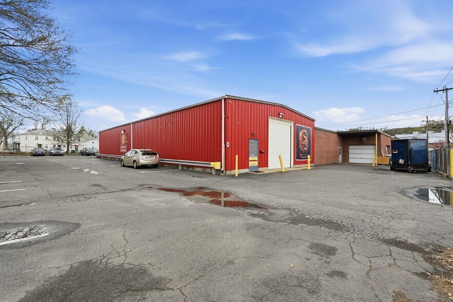 More Photos Of 680 Meadow St, Chicopee Manufacturing For Lease