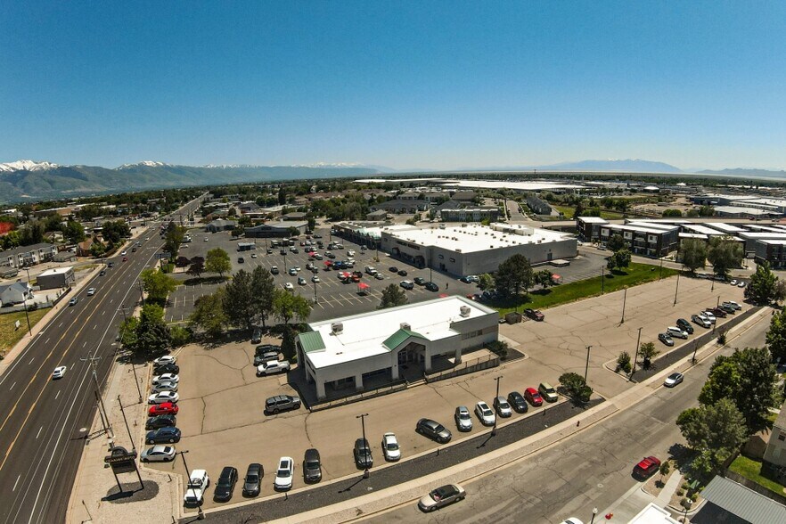 More Photos Of 562 S State St, Clearfield Auto Dealership For Sale