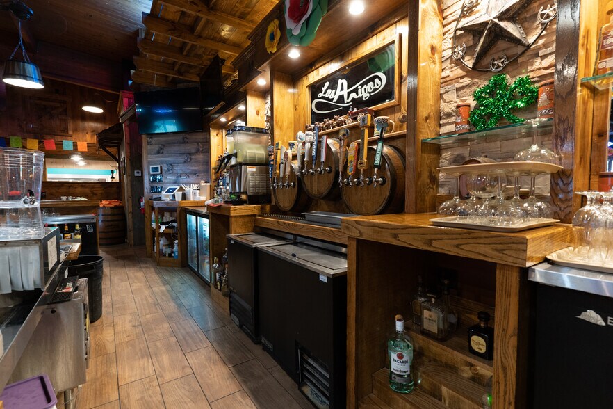 More Photos Of 1401 S Morley St, Moberly Restaurant For Sale