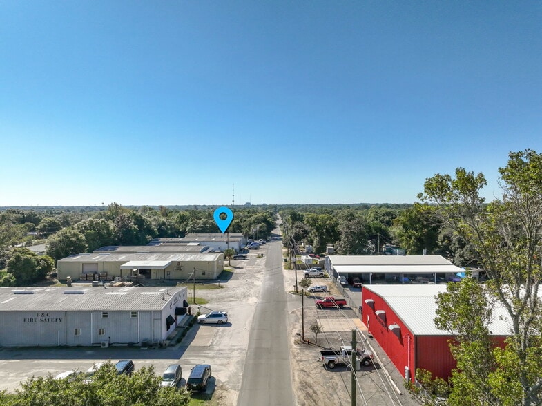 More Photos Of 817 Navy St, Fort Walton Beach Warehouse For Sale