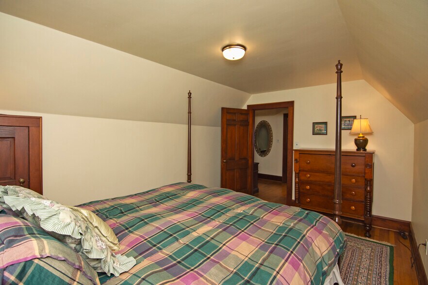 More Photos Of 8789 Seneca Trail South, Ronceverte Office For Sale