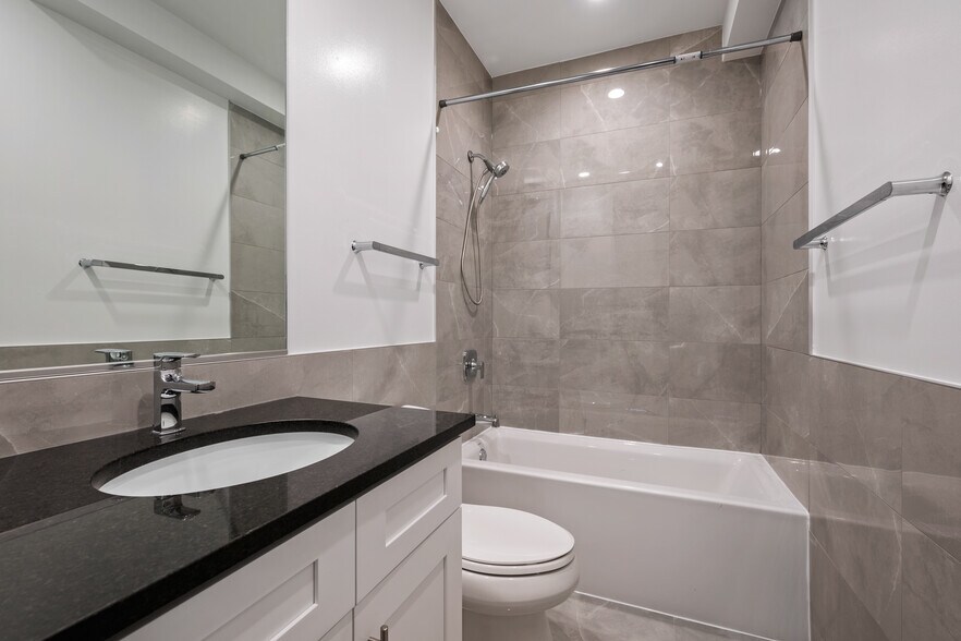 More Photos Of 1710 W Lunt Ave, Chicago Apartments For Sale