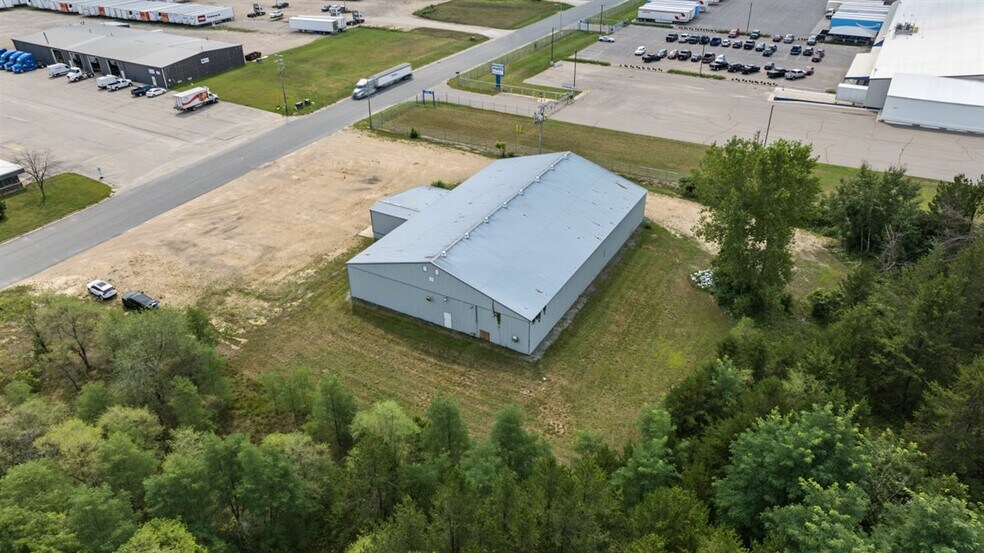 More Photos Of 211 Toro Rd, Tomah Warehouse For Lease