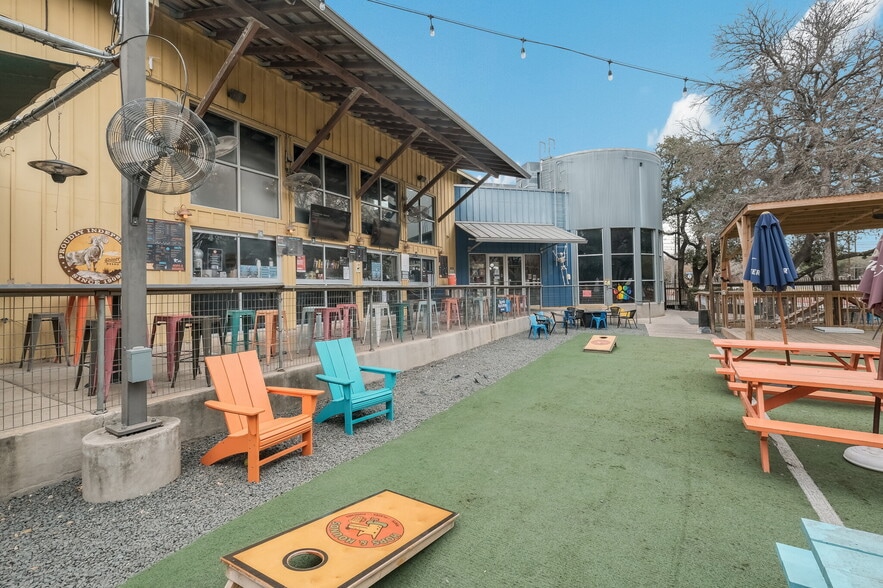 More Photos Of 13838 Jones Maltsberger Rd, San Antonio Restaurant For Sale