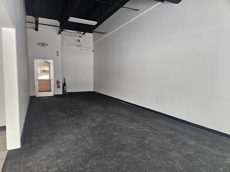 More Photos Of 100 S Michigan Ave, Saginaw Freestanding For Lease