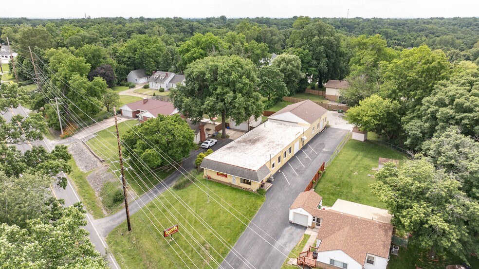 More Photos Of 1007 W Delmar Ave, Godfrey General Retail For Sale