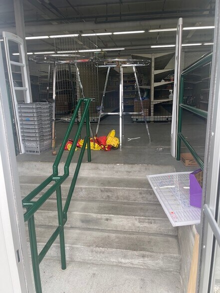 More Photos Of 18 Bay St, Brooklyn Flex For Lease