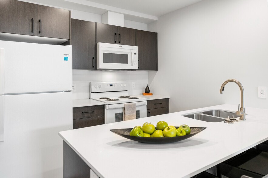 More Photos Of 2830 Peatt Rd, Victoria Apartments For Lease