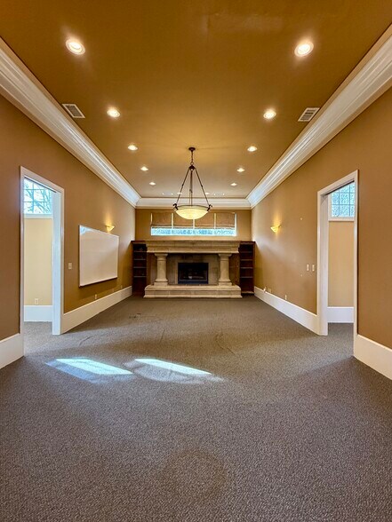 More Photos Of 40 Summers Way, Roanoke Freestanding For Lease