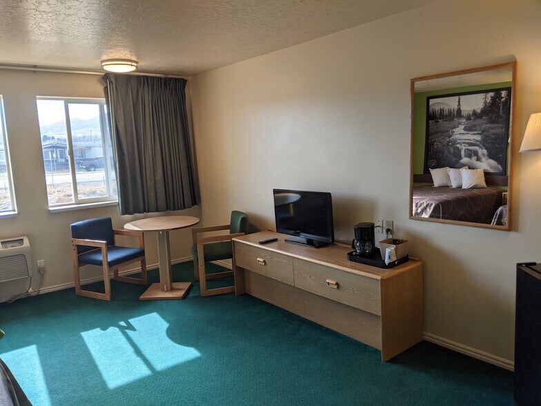 More Photos Of 1624 W Highway 40, Vernal Hotel For Sale