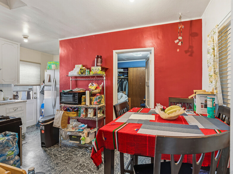 More Photos Of 1218 N Hollywood Way, Burbank Multifamily For Sale