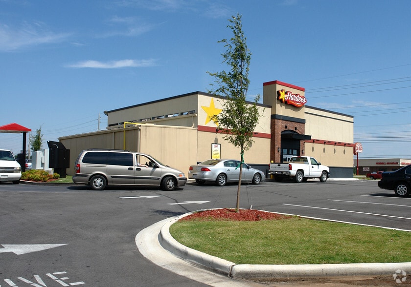 More Photos Of 11909 US Highway 231/431, Meridianville Fast Food For Lease