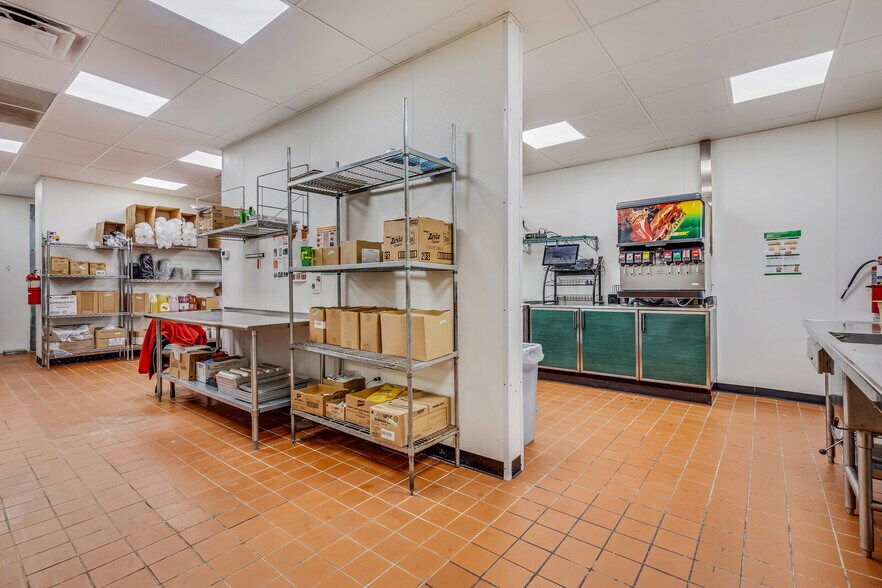 More Photos Of 101 E 26th St, Rifle General Retail For Sale