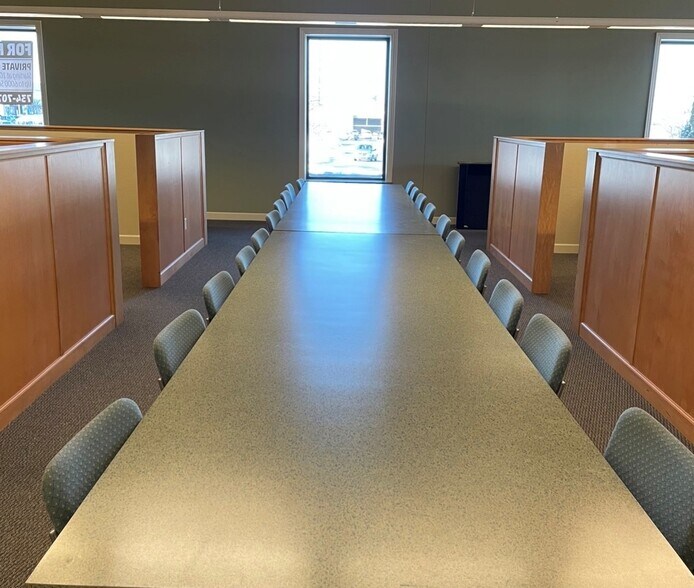 More Photos Of 450 S Maple Rd, Ann Arbor Self Storage For Lease