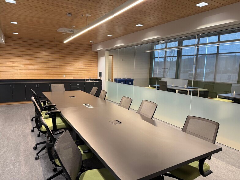 More Photos Of 52960 W Lane Rd, Scappoose Manufacturing For Sale