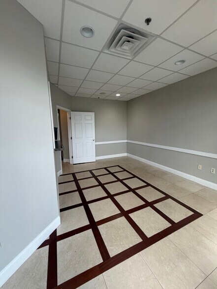 More Photos Of 245 Bellagio Cir, Sanford General Retail For Lease