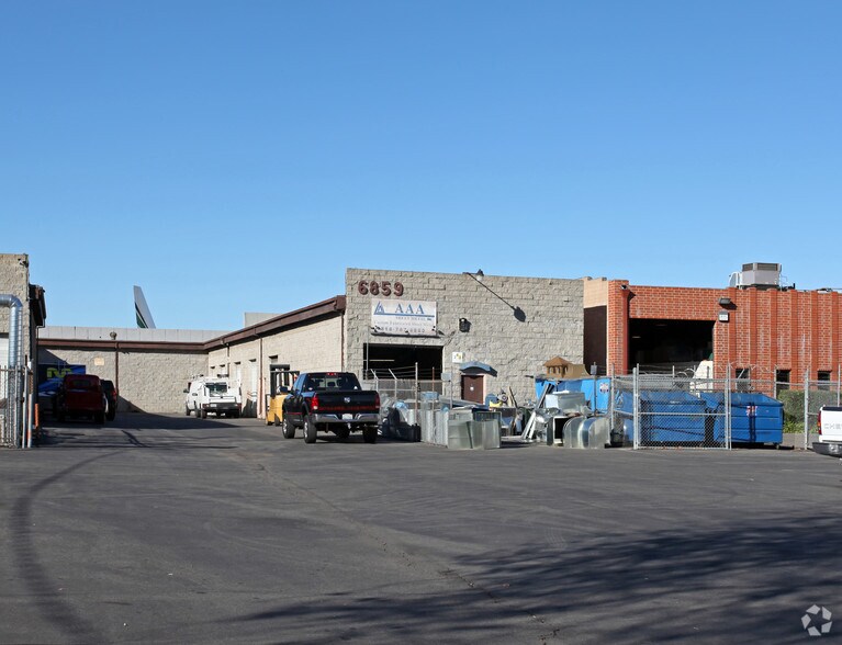 More Photos Of 6859 Valjean Ave, Van Nuys Warehouse For Lease